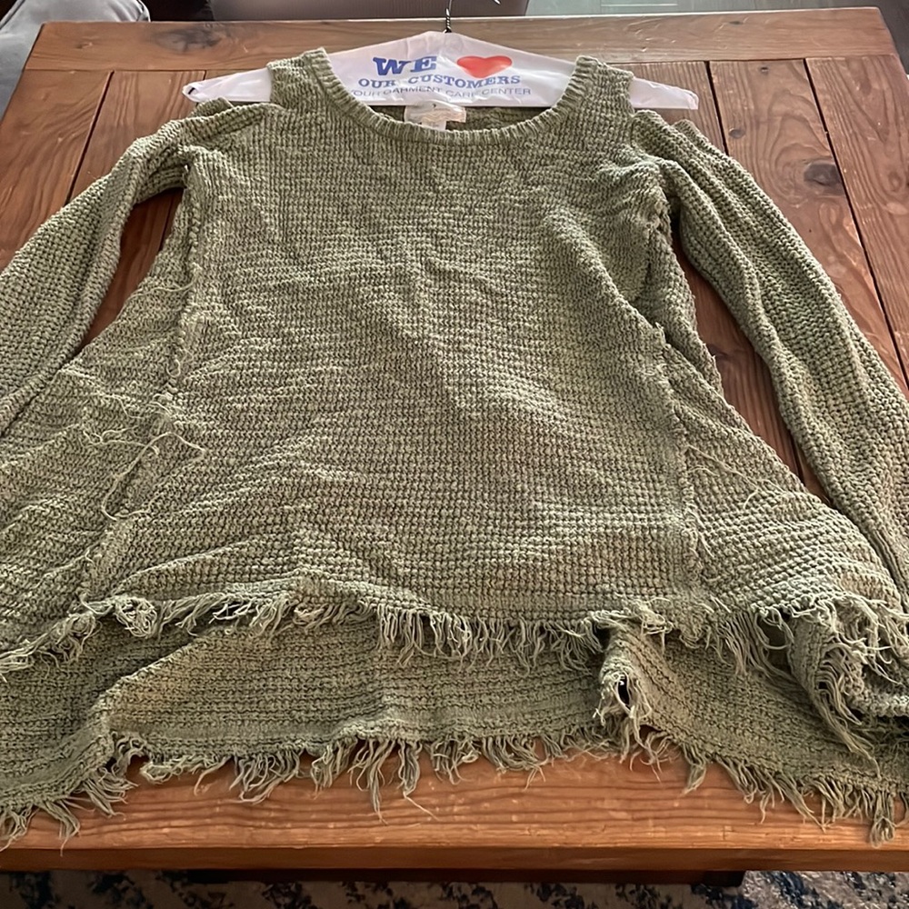 Long sleeve green sweater
